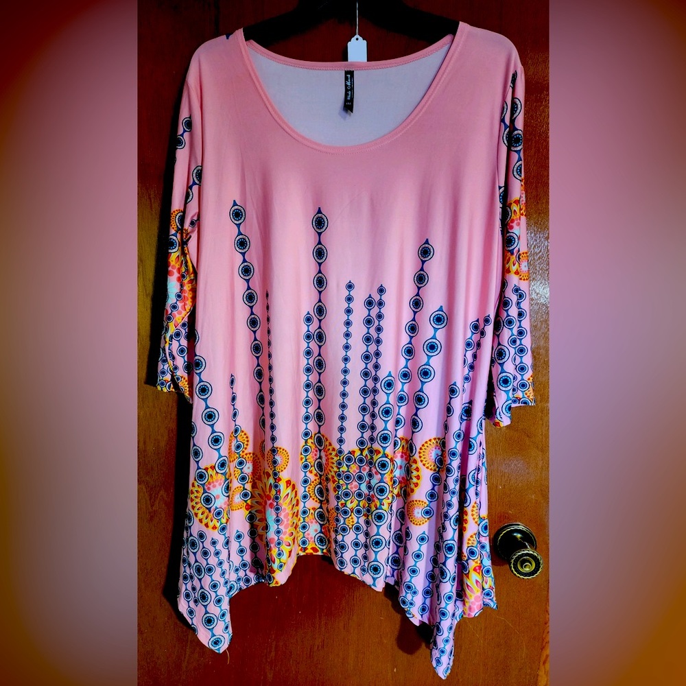 White Mark Women’s Tunic Top Size 4X Pink Multicolored